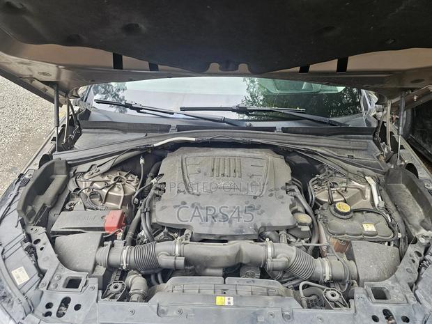 Land Rover Range Rover Velar 2018 Brown