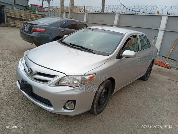 Toyota Corolla 2010 Silver