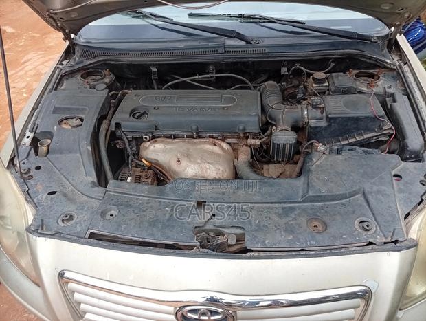 Toyota Avensis 2005 Silver