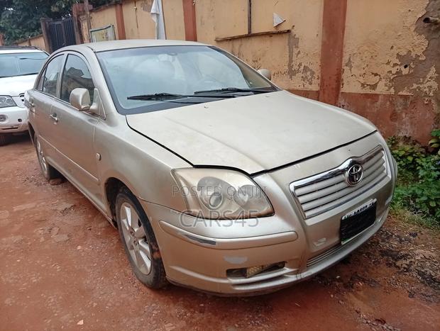 Toyota Avensis 2005 Silver