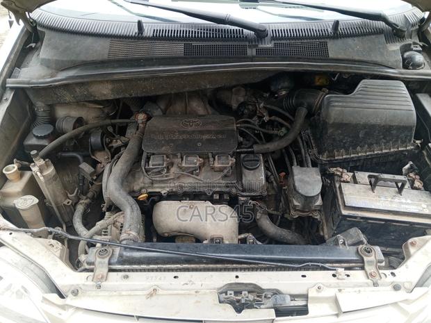 Toyota Sienna XLE & 1 hatch 2000 Gold