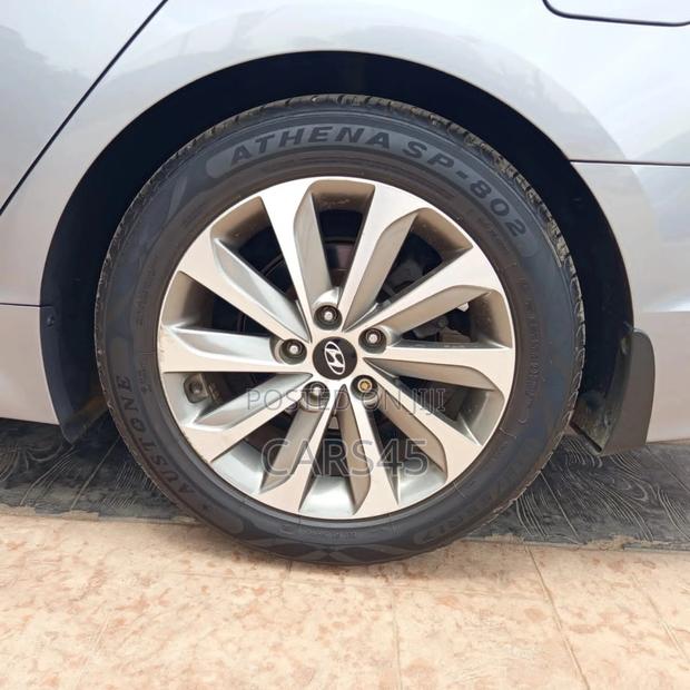 Hyundai Sonata Limited 4dr Sedan (2.4L 4cyl 6A) 2015 Gray