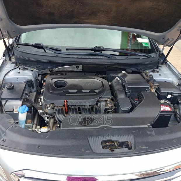 Hyundai Sonata Limited 4dr Sedan (2.4L 4cyl 6A) 2015 Gray