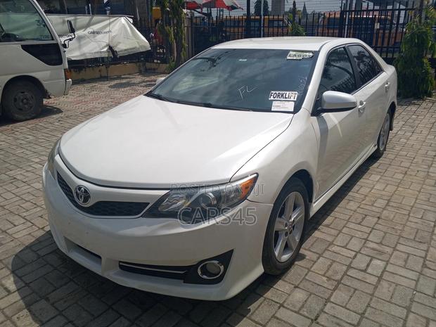 Toyota Camry 2014 White