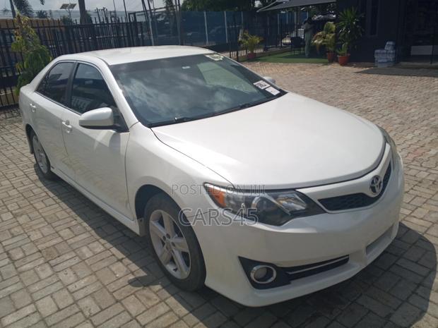 Toyota Camry 2014 White
