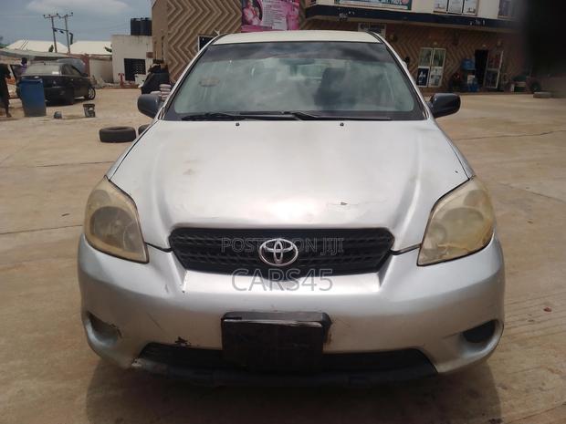 Toyota Matrix Hatchback FWD (1.8L 4cyl 5M) 2007 Silver