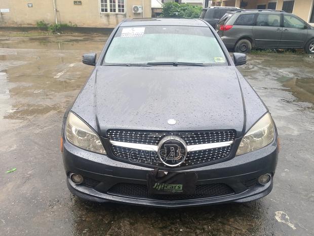 Mercedes-Benz C300 2010 Blue