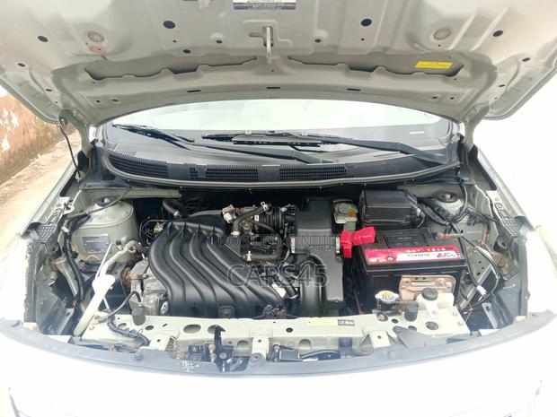 Nissan Almera 2015 Silver