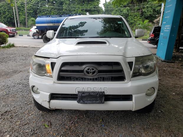 Toyota Tacoma 2009 White