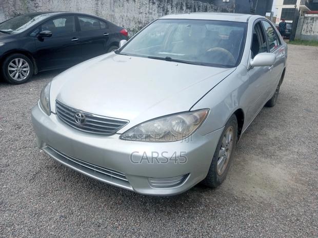 Toyota Camry 2002 Silver