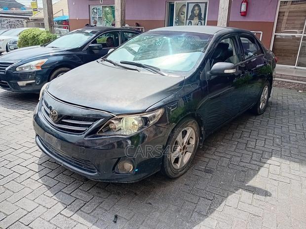 Toyota Corolla LE 4dr Sedan (1.8L 4cyl 4A) 2012 Black