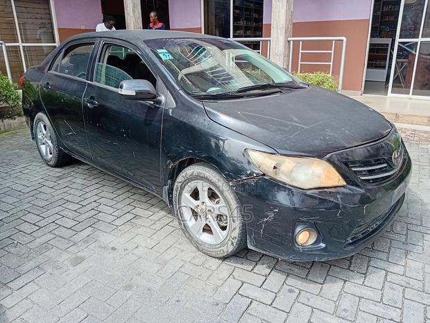 Toyota Corolla LE 4dr Sedan (1.8L 4cyl 4A) 2012 Black