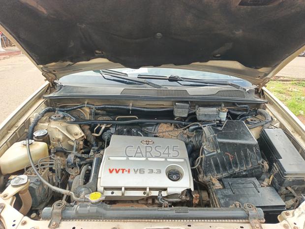 Toyota Highlander 2004 Gold