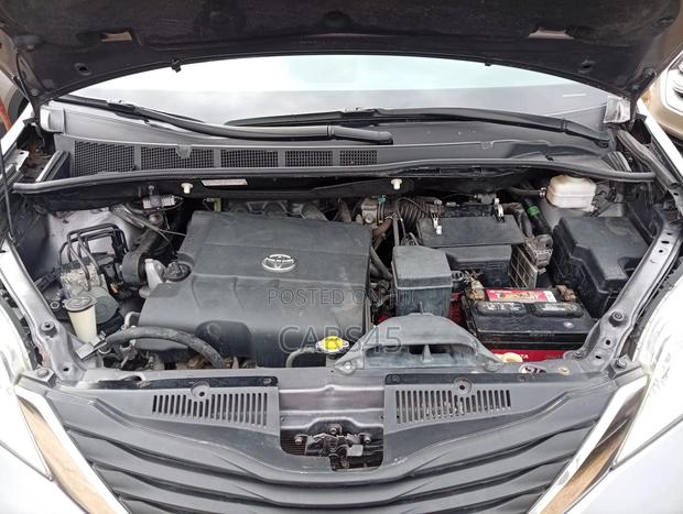 Toyota Sienna 2014 Gray