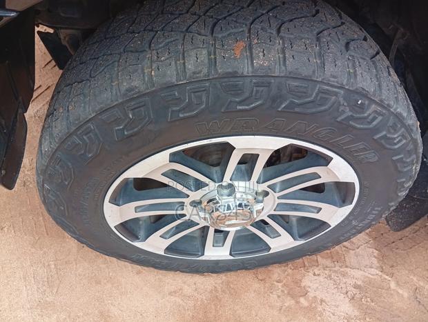 Toyota Tundra 2012 Black