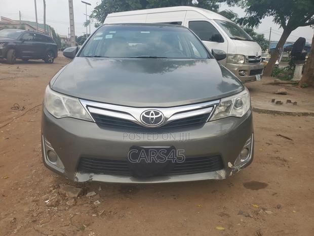 Toyota Camry LE 4dr Sedan (2.5L 4cyl 6A) 2012 Green