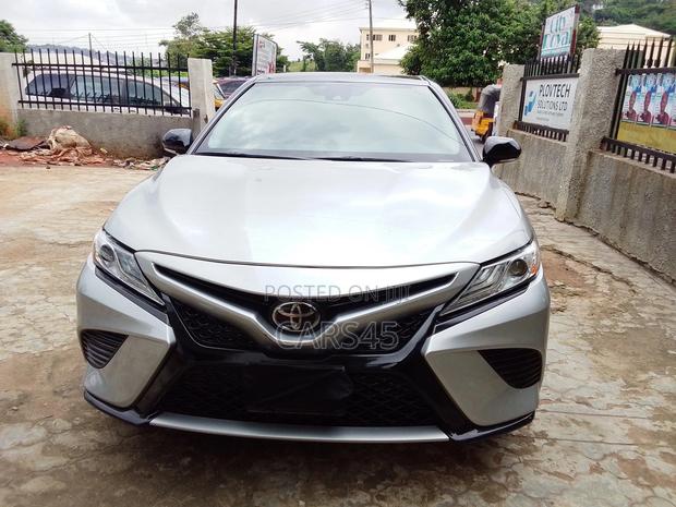 Toyota Camry XSE FWD 2020 Silver