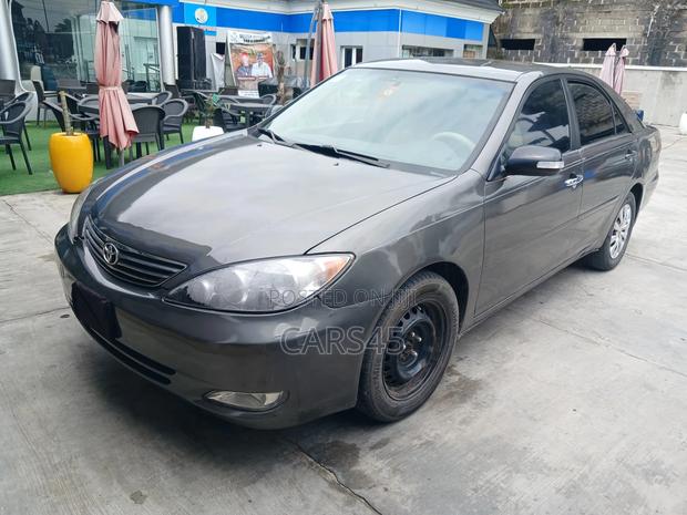 Toyota Camry 2002 Gray