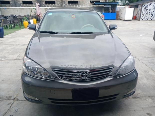 Toyota Camry 2002 Gray