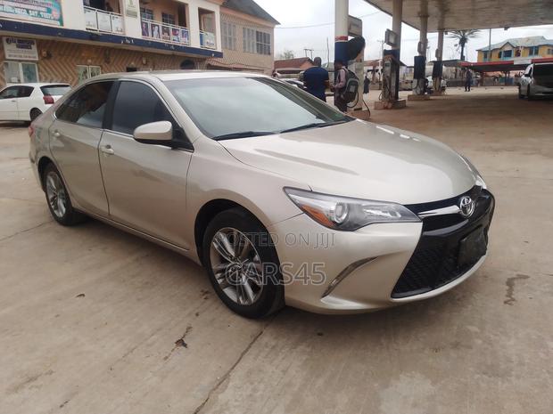 Toyota Camry 2015 Gold