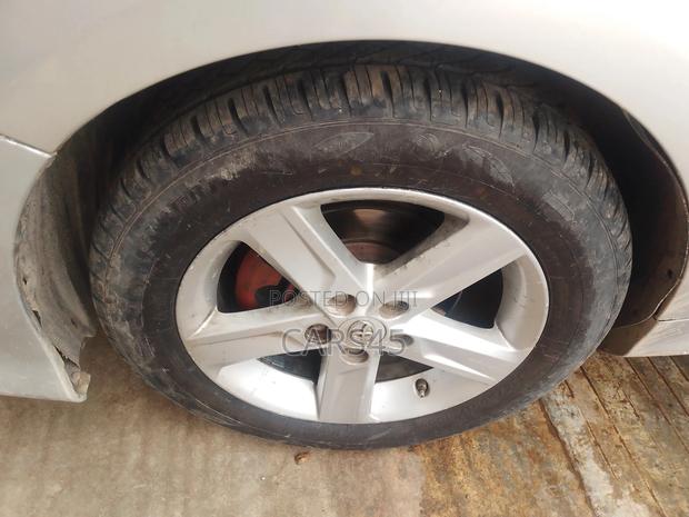 Toyota Camry 2012 Silver