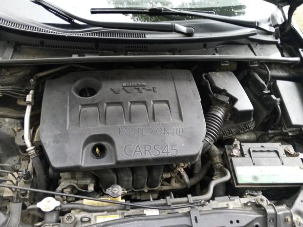 Toyota Corolla LE (1.8L 4cyl 2A) 2018 Black