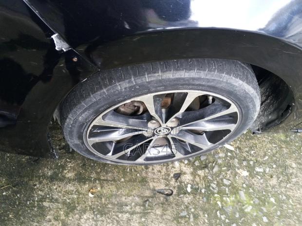Toyota Corolla LE (1.8L 4cyl 2A) 2018 Black