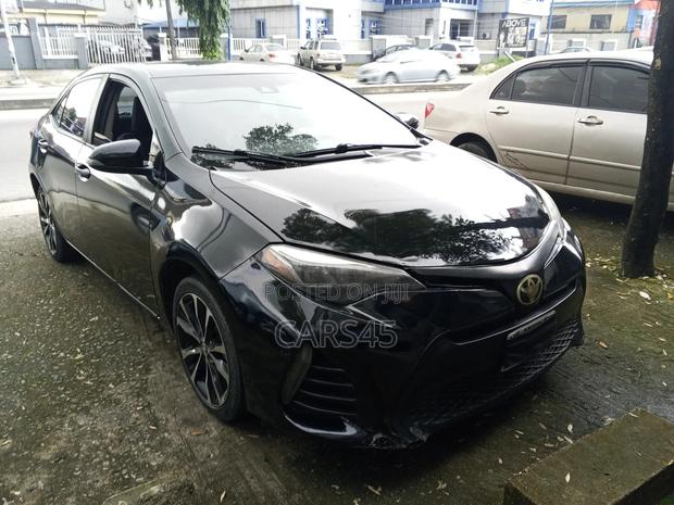 Toyota Corolla LE (1.8L 4cyl 2A) 2018 Black