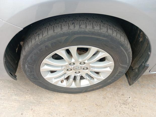 Toyota Sienna 2011 Silver