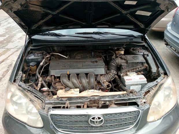 Toyota Corolla 2005 Gray