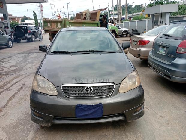 Toyota Corolla 2005 Gray