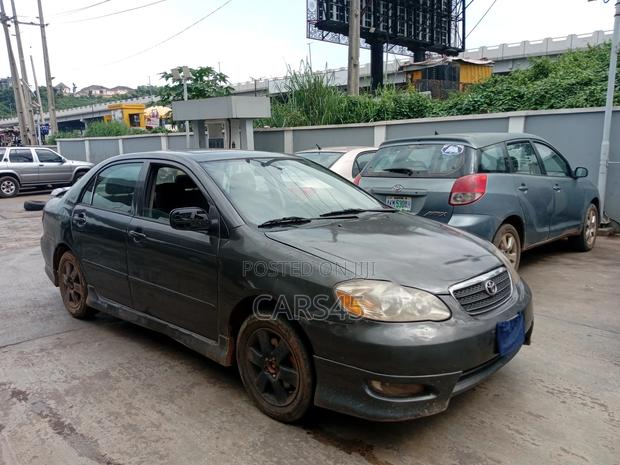 Toyota Corolla 2005 Gray