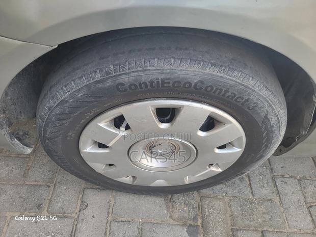 Toyota Corolla 2004 Green