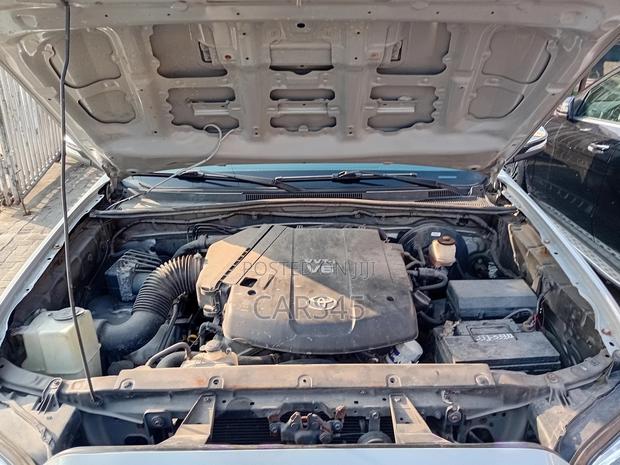 Toyota Tacoma 2011 Silver