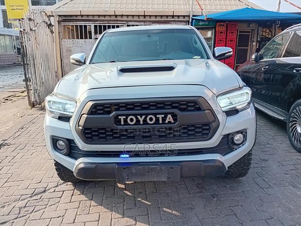 Toyota Tacoma 2011 Silver