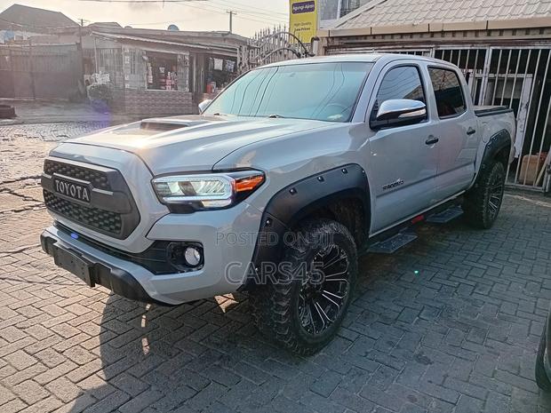 Toyota Tacoma 2011 Silver