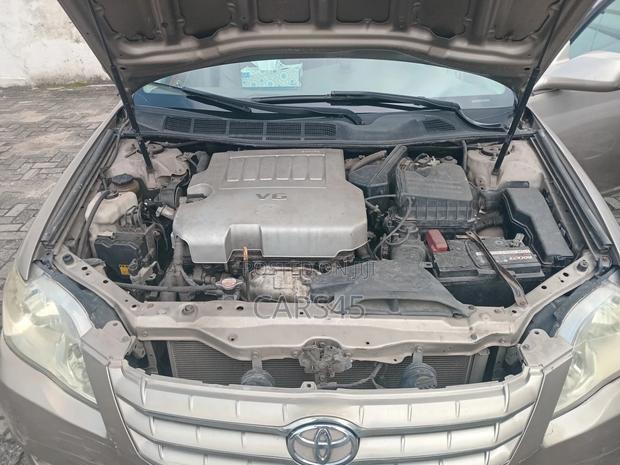 Toyota Avalon 2006 Gold
