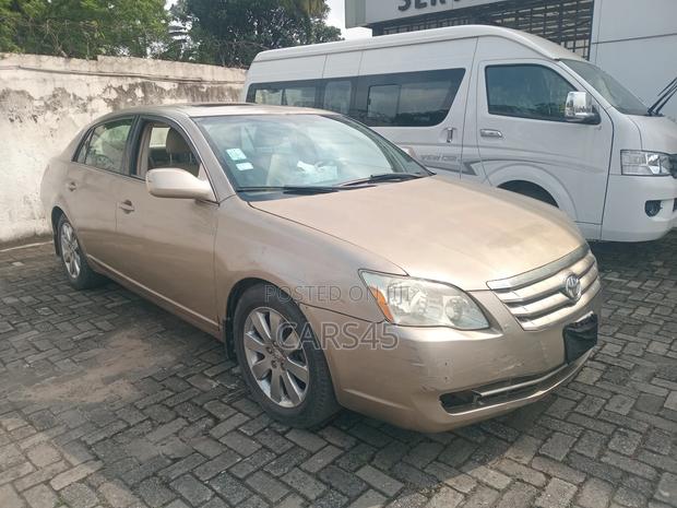 Toyota Avalon 2006 Gold
