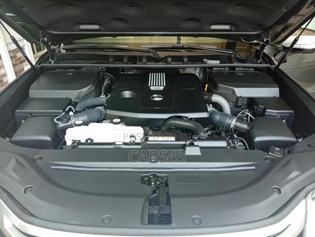 Lexus LX 2025