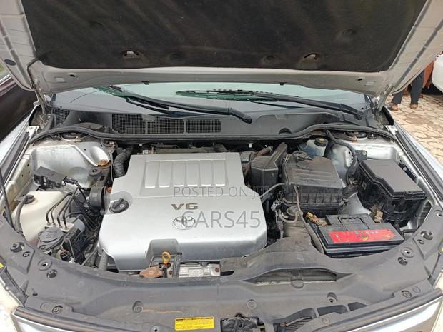 Toyota Venza 2011 Silver