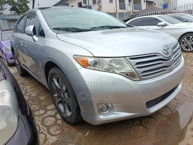 Toyota Venza 2011 Silver