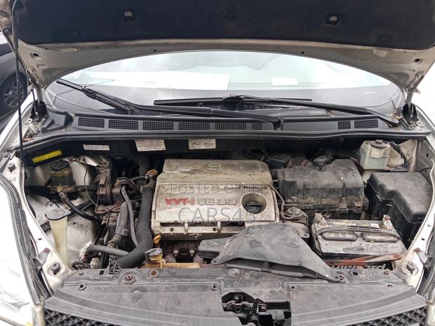 Toyota Sienna 2004 Silver