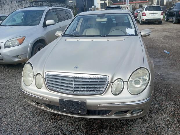 Mercedes-Benz E320 2003 Gold