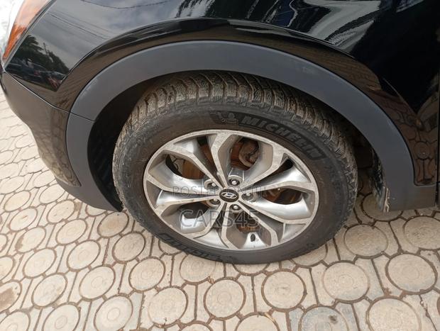 Hyundai Santa Fe 2015 Black