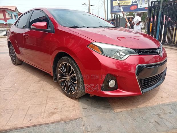 Toyota Corolla 2014 Red