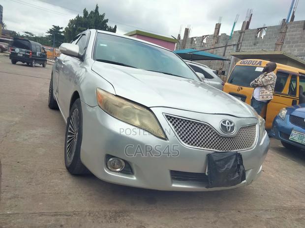 Toyota Camry 2011 Silver