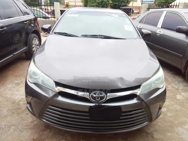 Toyota Camry 2016 Gray