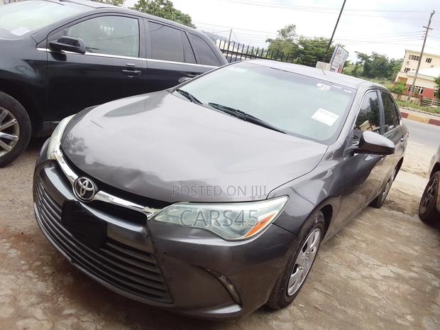 Toyota Camry 2016 Gray