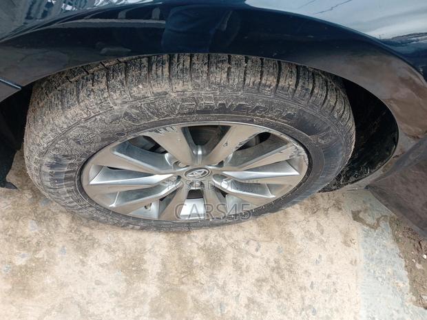 Toyota Camry 2016 Black