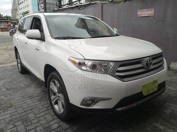 Toyota Highlander 2012 Beige